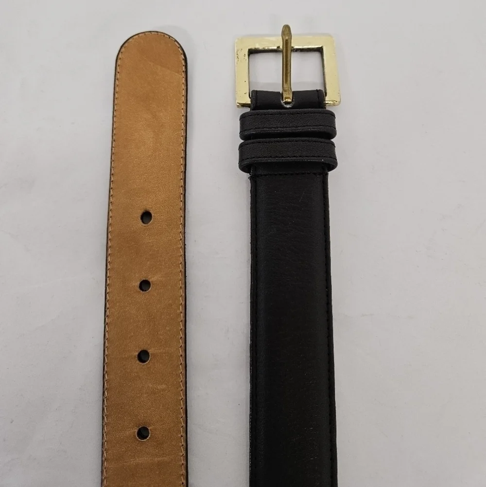 Coach Belt in Cowhide Leather and Solid Brass in Black and Gold Size 32